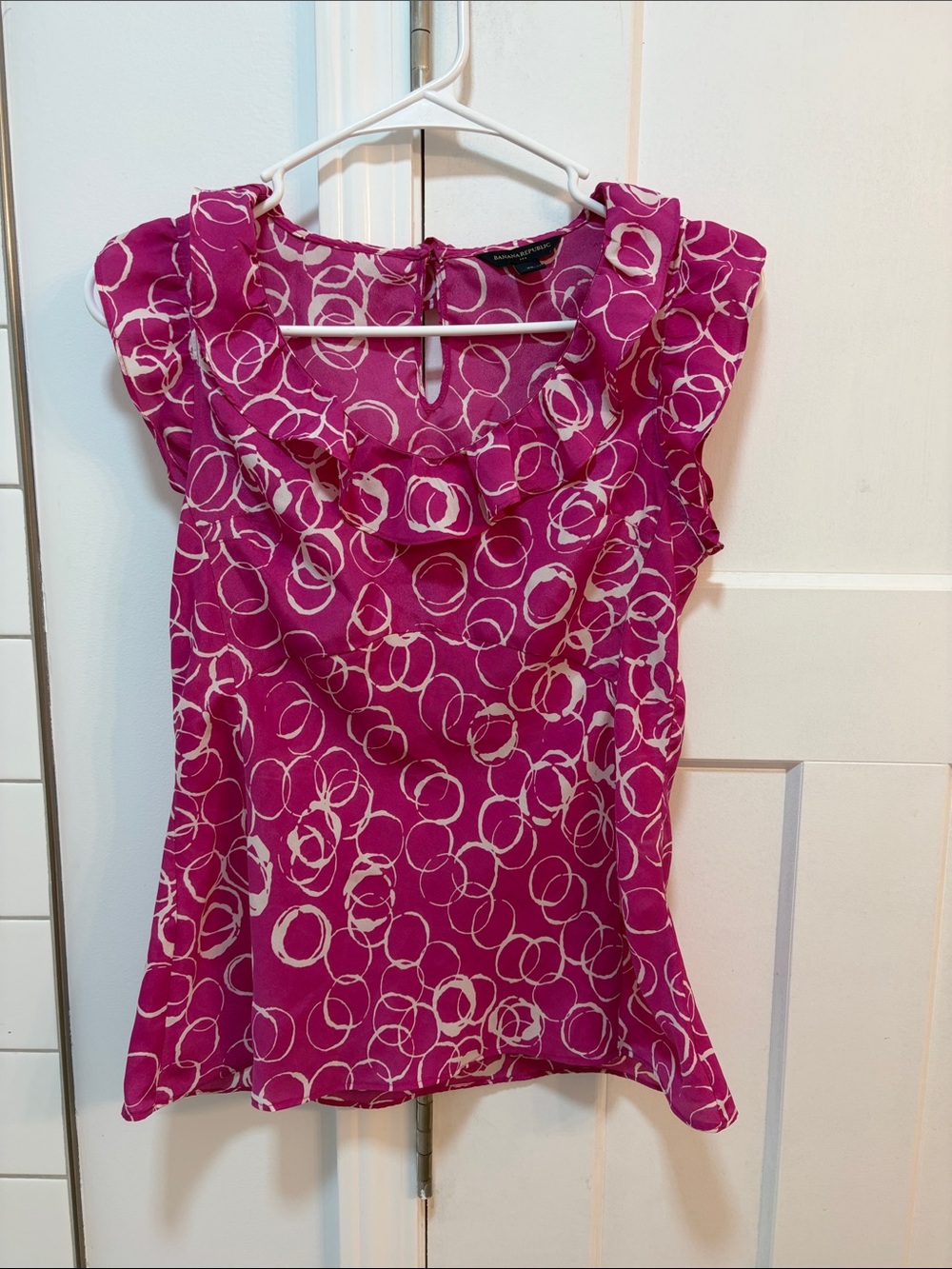 Banana Republic Pink Circle Print Ruffle Neck Camisole Blouse - Size XS